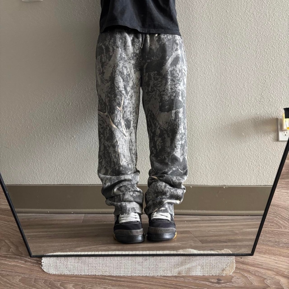 Vintage Y2K/2000s Tree Camo Streetwear Comfy Sweatpants! Size S
